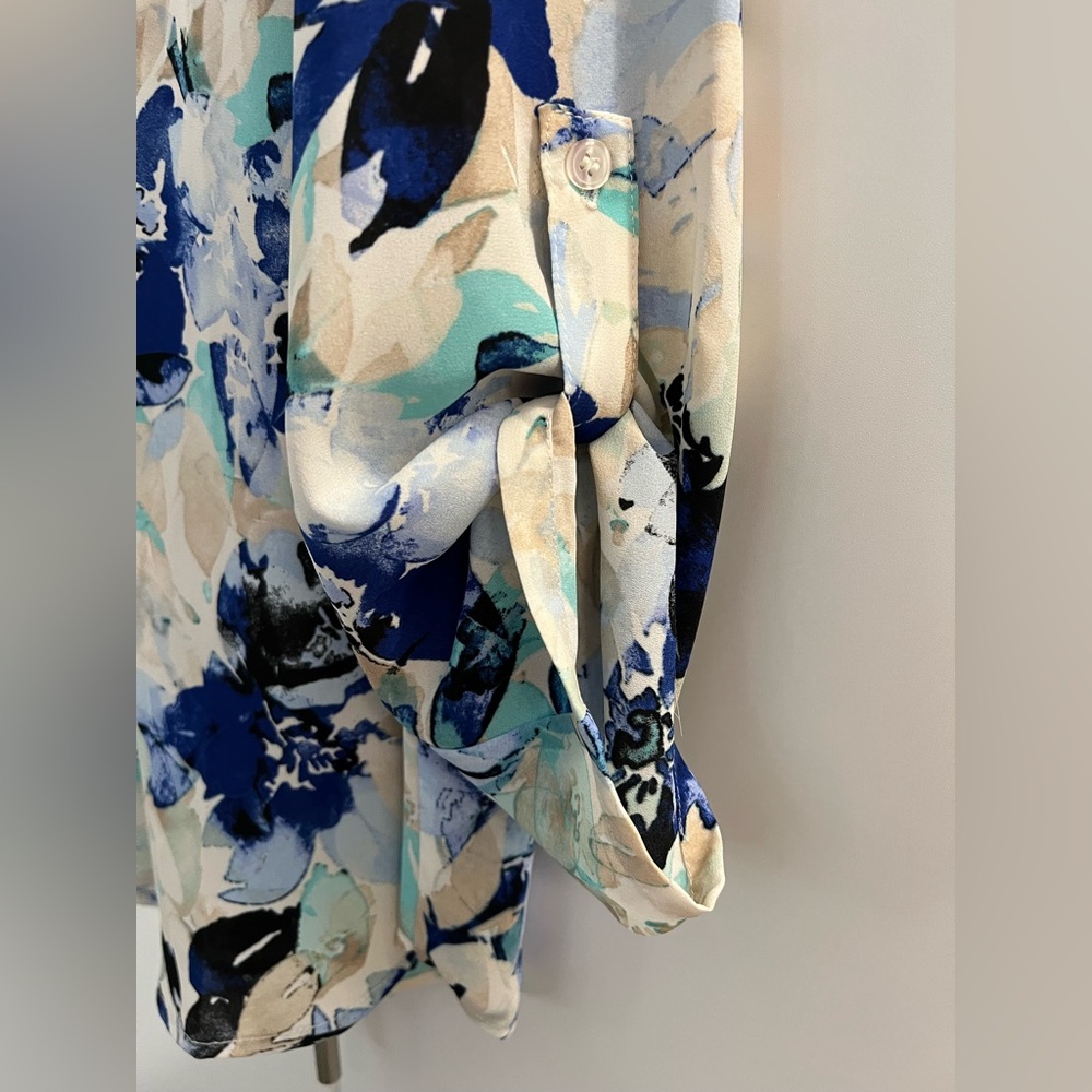 Anne Klein Blue Graphic 3/4 Sleeve Blouse Sz PXL - Picture 3 of 5